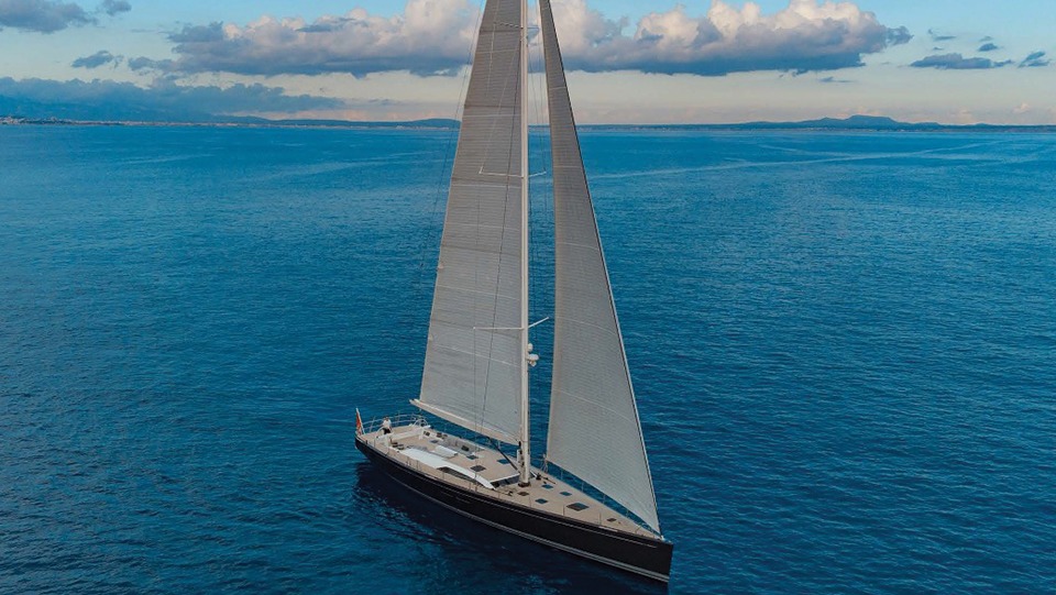 sailing yacht umiko