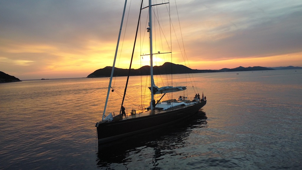 sailing yacht umiko